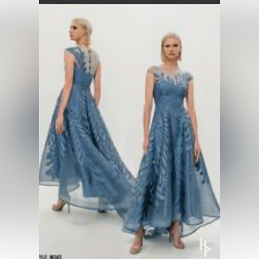 Park 108 Slate blue gown M343 New with tags size 10